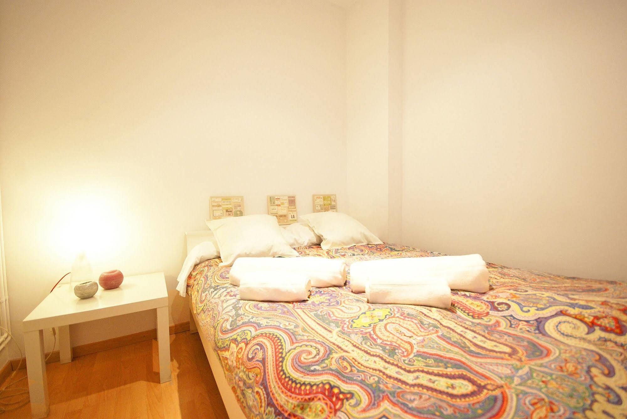 Apartamento Flateli Aribau Barcelona Exterior foto